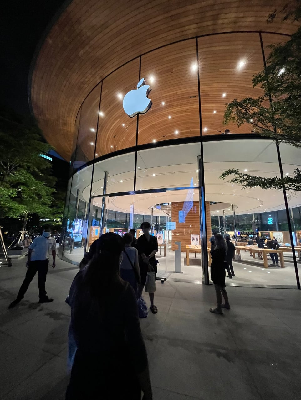 Filas para comprar iPhone 14