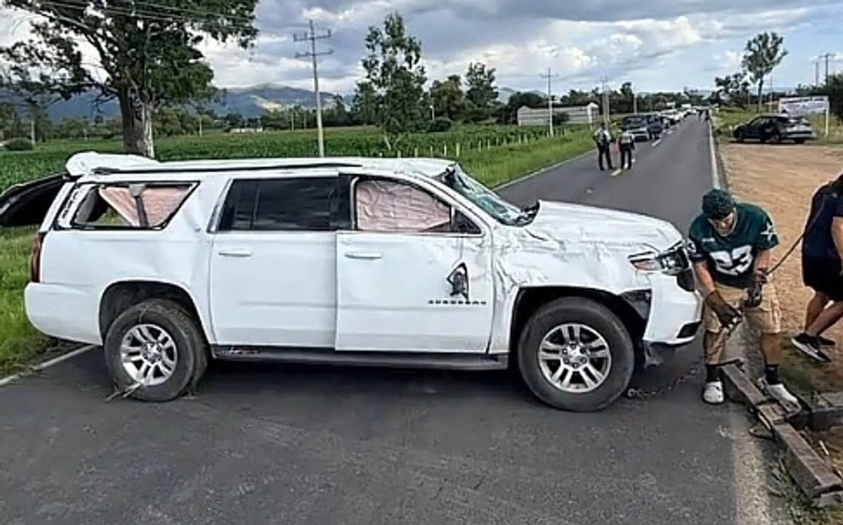 Así quedó la camioneta donde viajaba el equipo de Geovanna Bañuelos.