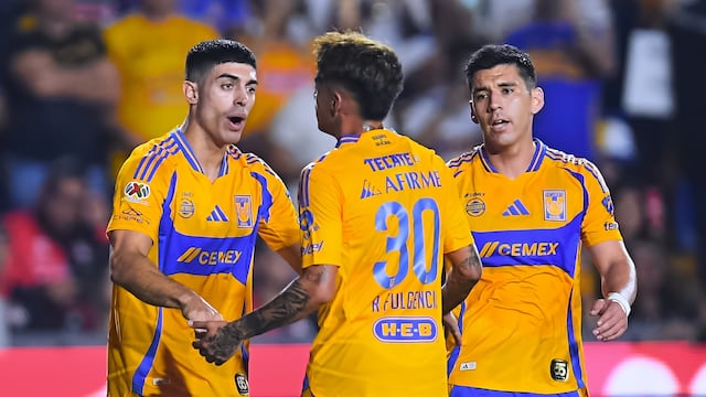 Juan Brunetta en el Tigres vs Atlas.