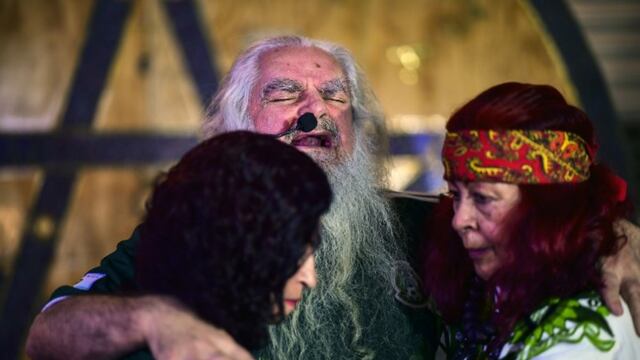 El 'Brujo Mayor' y sus sacerdotizas.