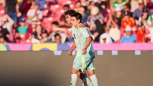 Gilberto Mora y Elías Montiel en el México vs España del Mundial Sub-20.