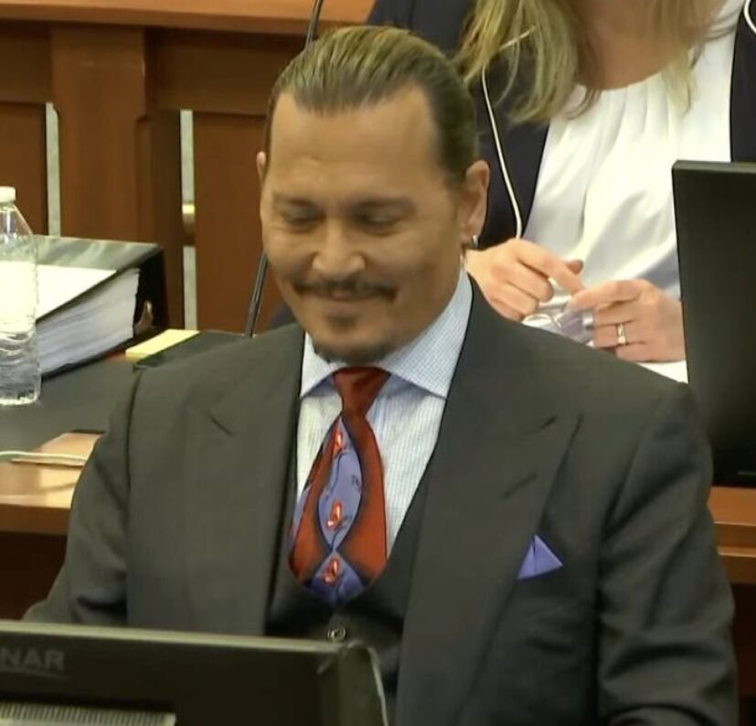 Johnny Depp sonriente