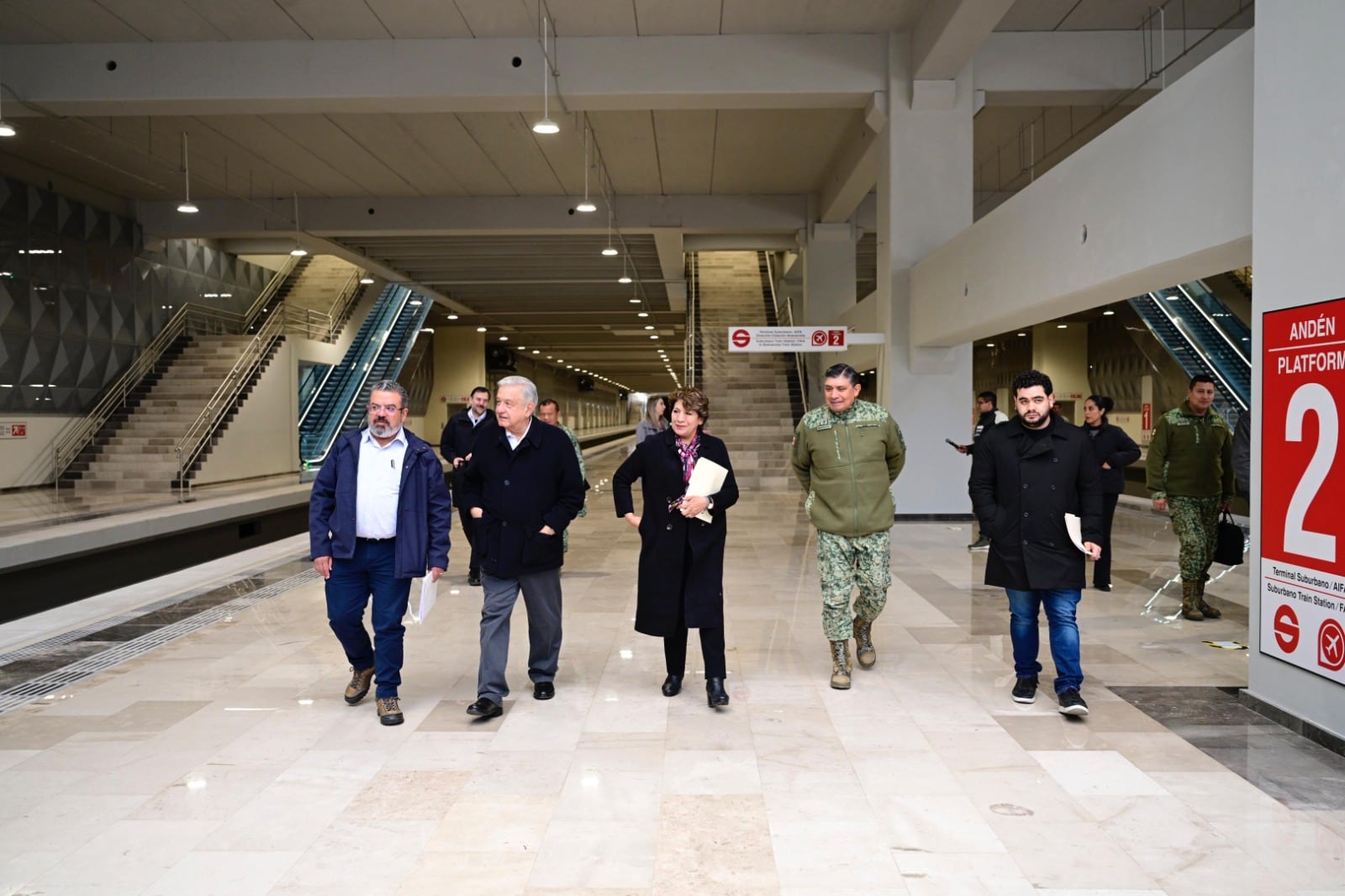 AMLO y Delfina Gómez