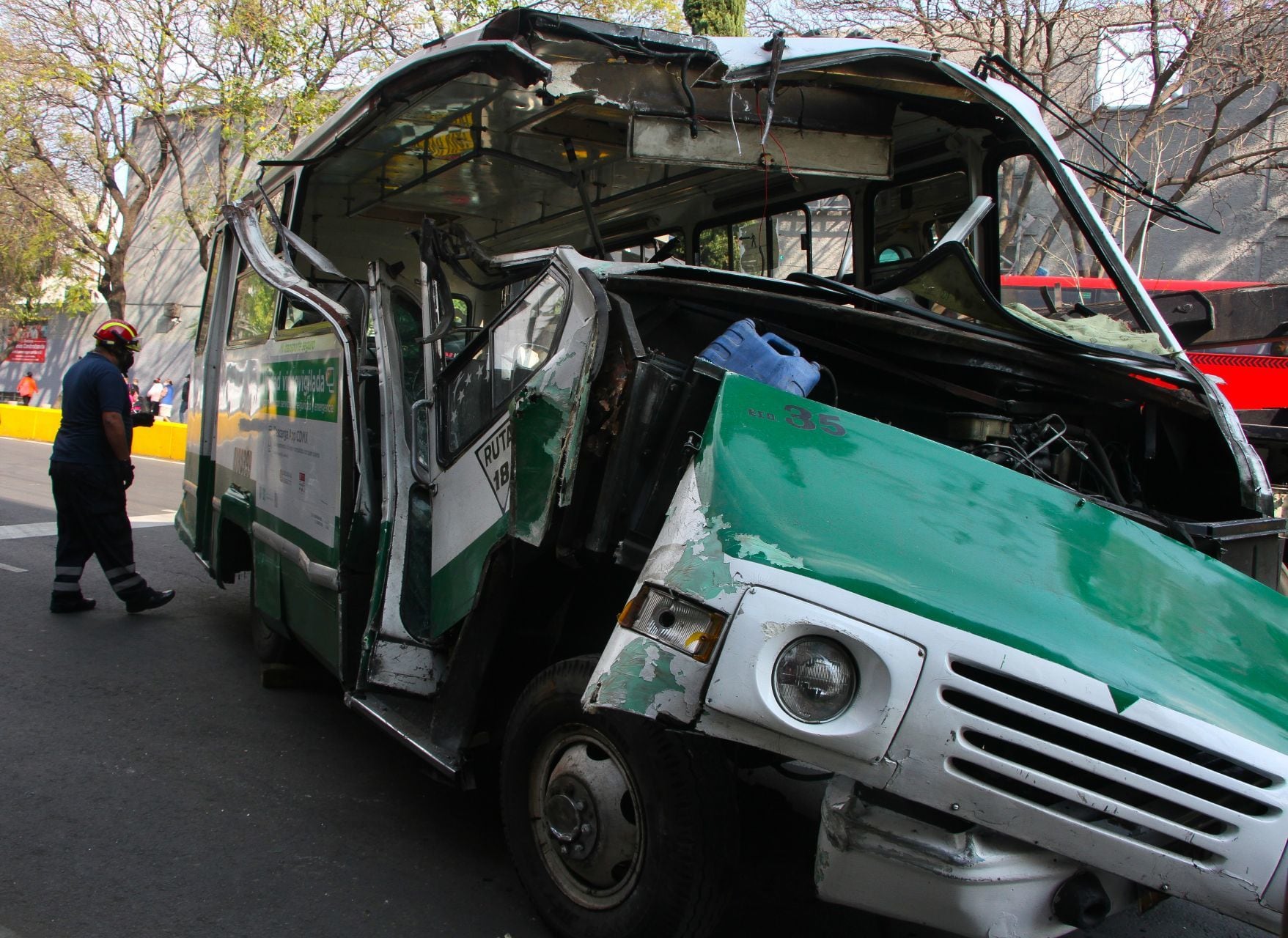Choque de microbús en colonia Vallejo
