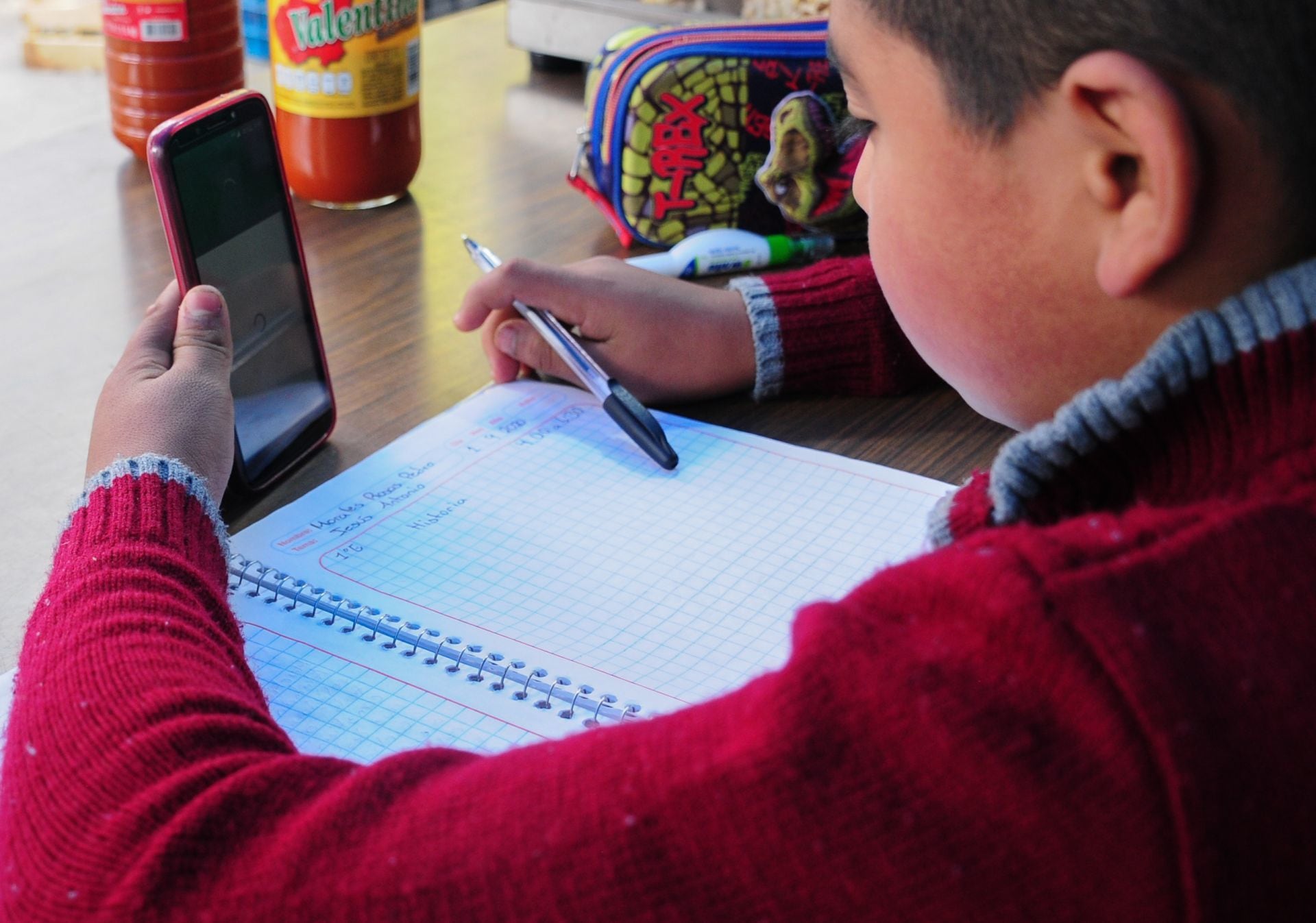 ¿En México está prohibido usar celulares y tablets en escuelas?