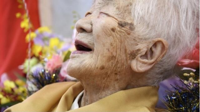 Kane Tanaka  cumpleaños 117