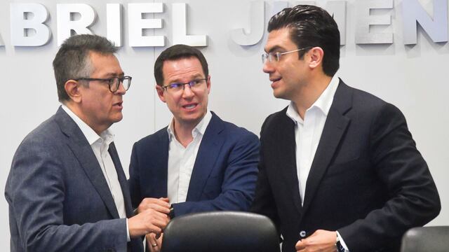 Ricardo Anaya, senador y coordinador del PAN, junto a Jorge Romero Herrera, dirigente nacional del PAN, durante la reunión plenaria del Grupo Parlamentario del PAN