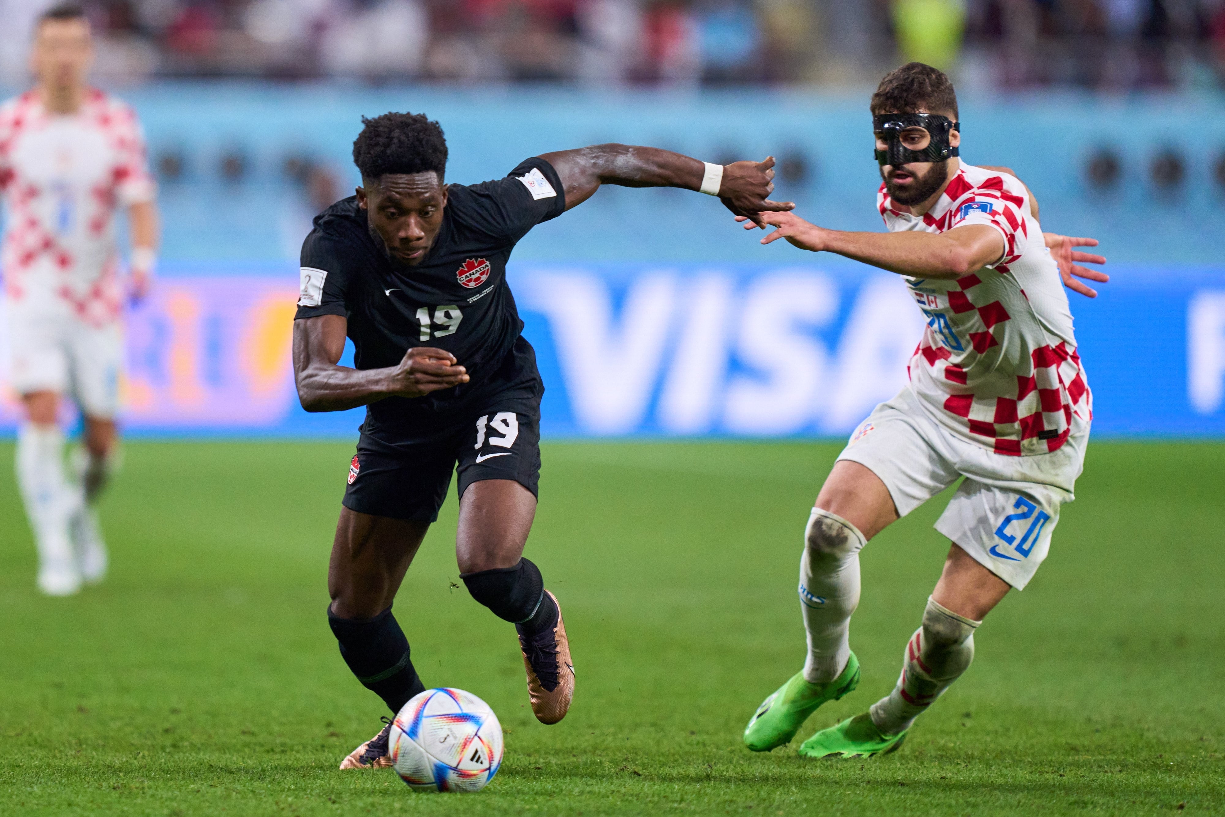 Alphonso Davies con Canadá