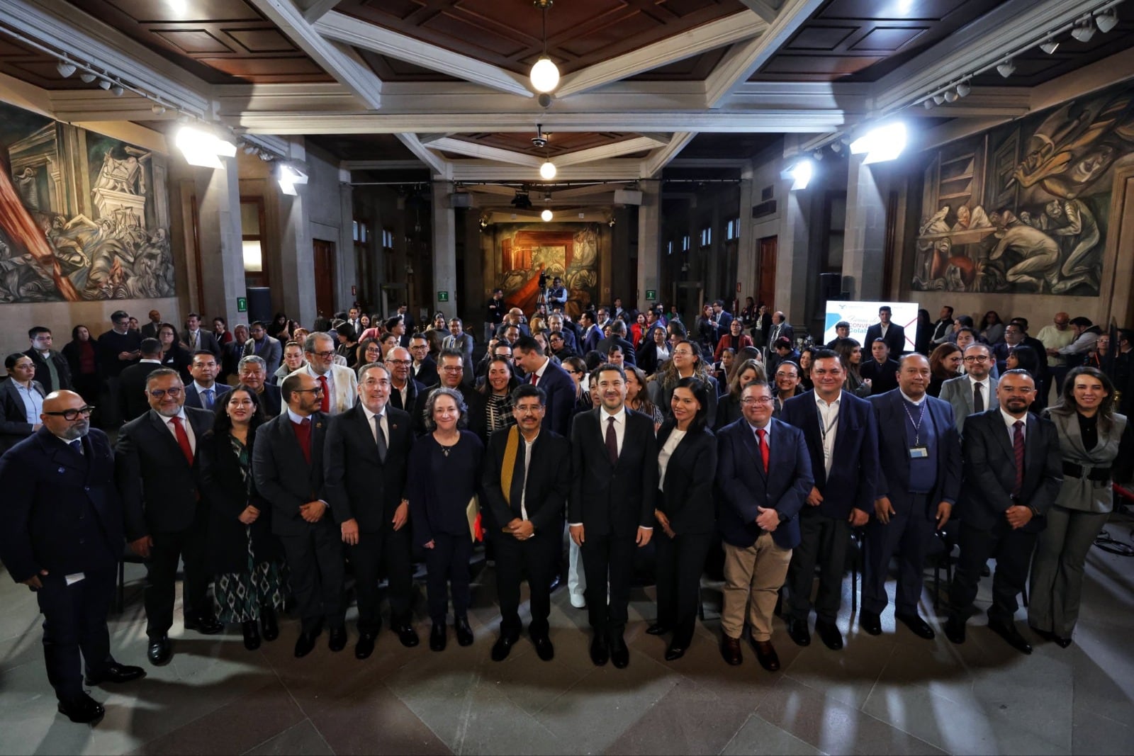 Martí Batres y la SCJN acuerdan atención médica especializada para trabajadores.