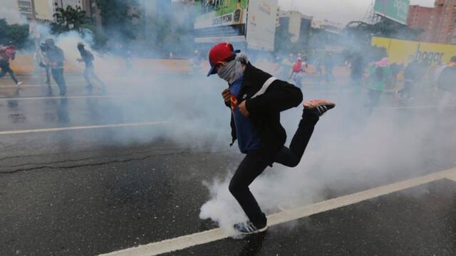 Protestas en Venezuela. Joven baleado.