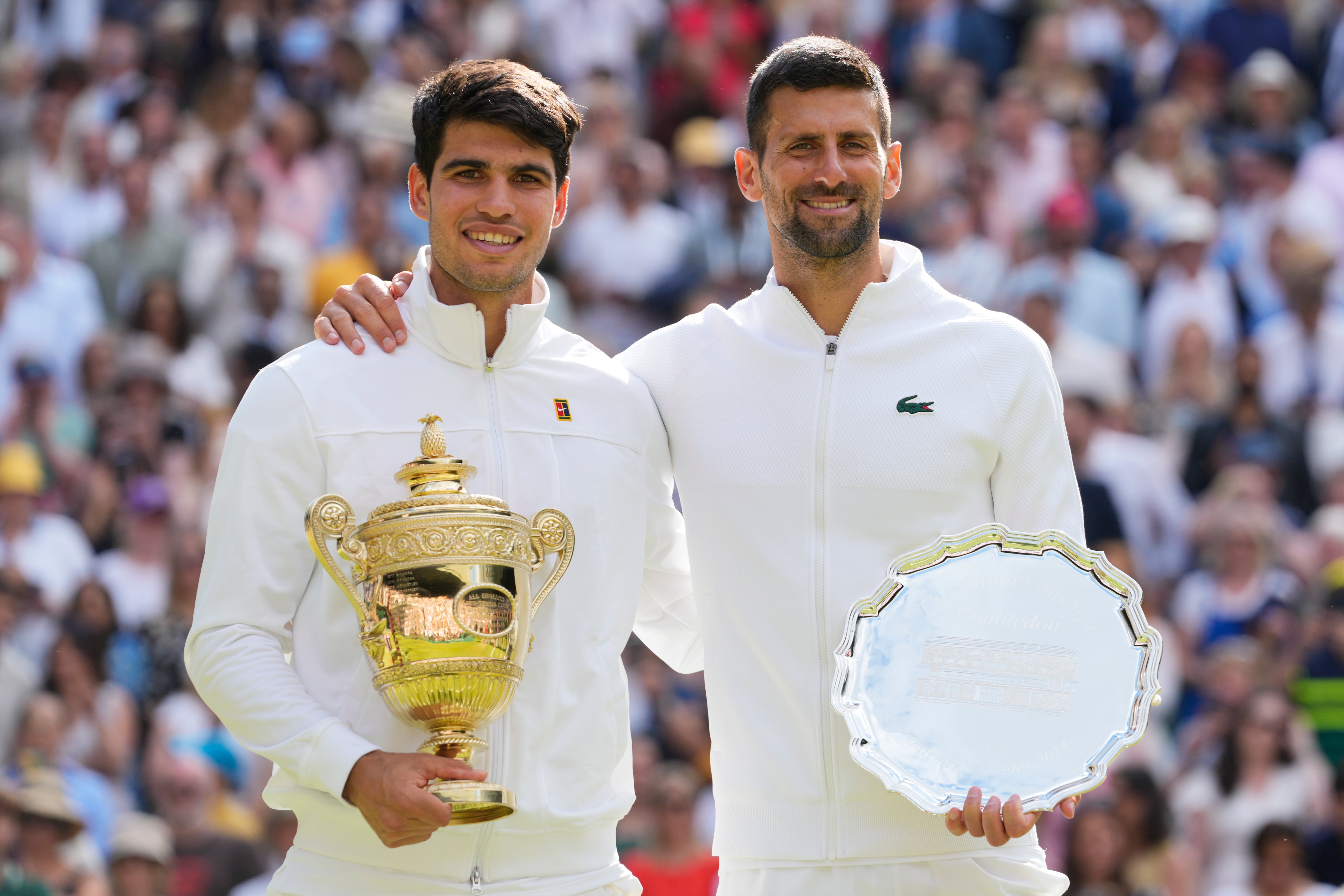 Carlos Alcaraz y Novak Djokovic en la Final de Wimbledon 2024