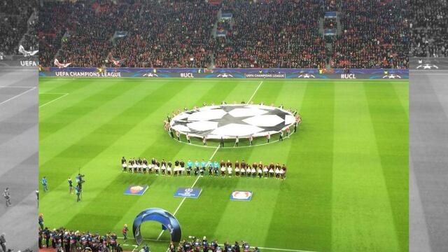 Trepidante partido de UCL entre el Bayer y la Roma que termina 2-2 al descanso con dos goles de Javier Hernández.