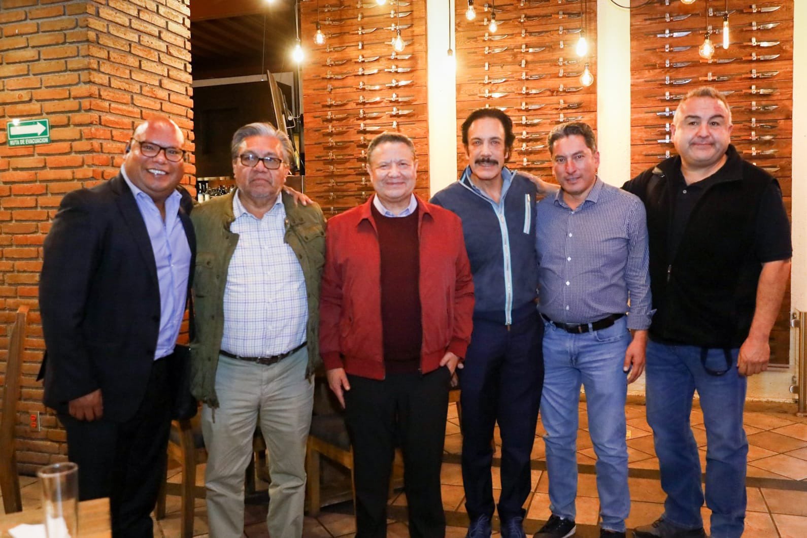 Julio Menchaca, Omar Fayad y titulares de medios de comunicación