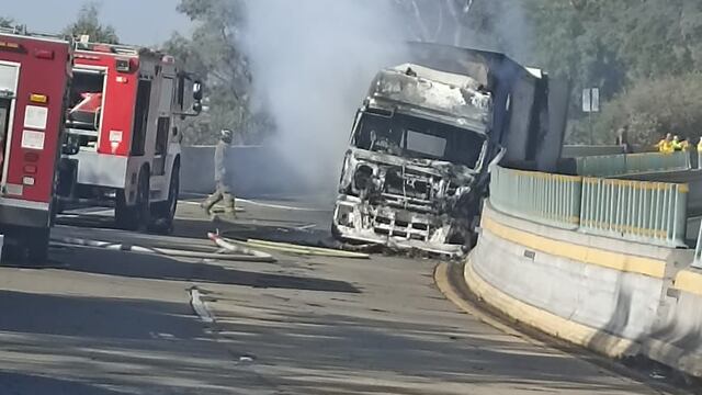Incendio de tráiler en la autopista México-Cuernavaca
