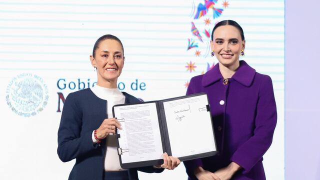 Claudia Sheinbaum firma la creación del Consejo Asesor de Desarrollo Económico Regional y Relocalización de Empresas