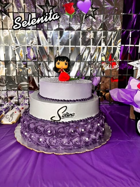 Pastel en fiesta temática de Selena Quintanilla