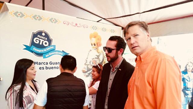 Christopher Landau en el stand de la Marca #GTO.