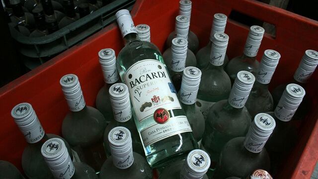 Botellas de bacardí adulterado