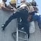 Guanajuato: Bomberos rescatan a hombre electrocutado en León