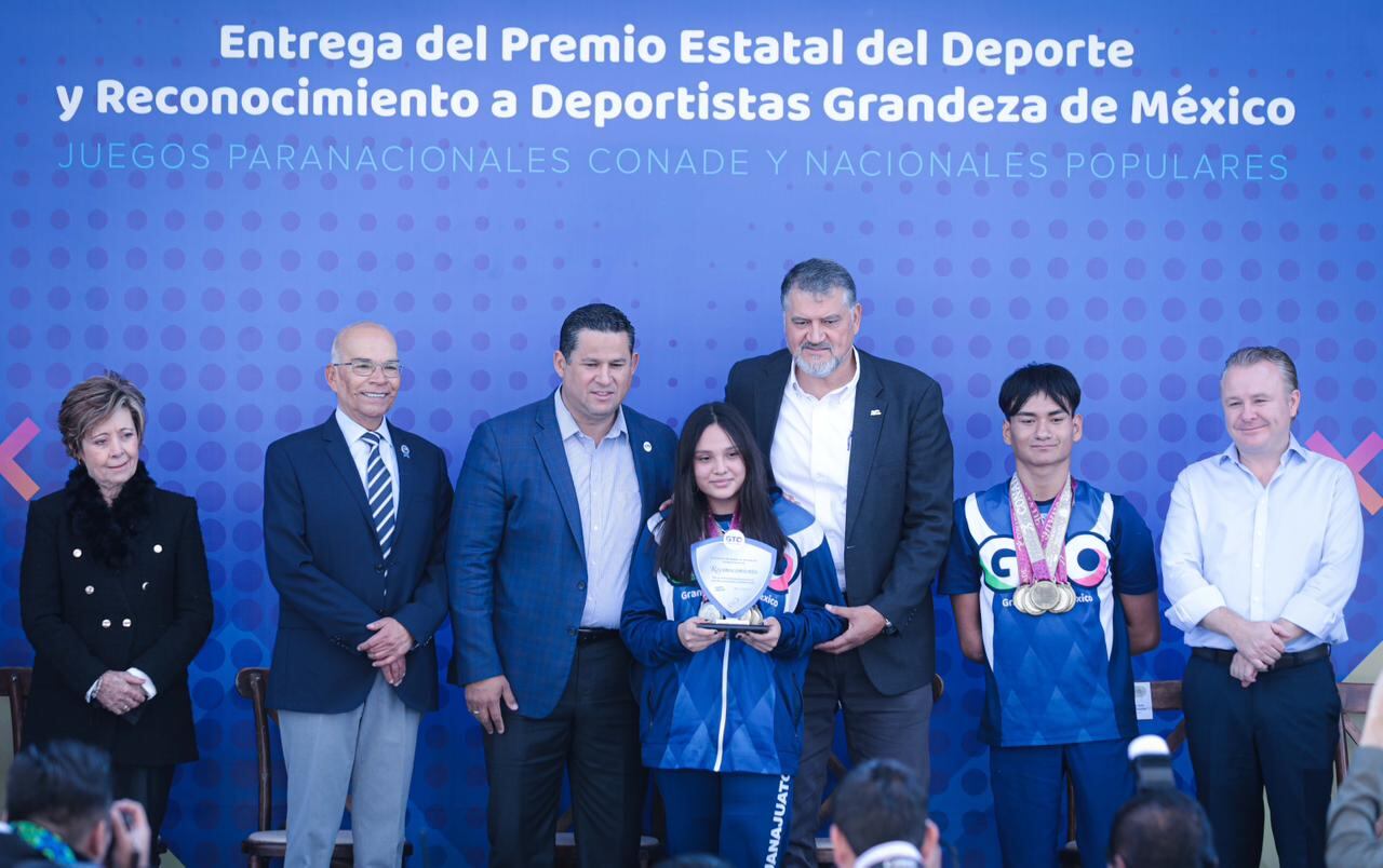 Autoridades de Guanajuato en la entrega del Premio Estatal del Deporte 2022