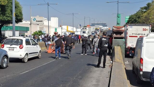 Bloqueo en Gustavo Baz, Tlalnepantla hoy 15 de noviembre