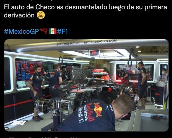 Ingenieros de Red Bull reparan el bólido de Checo Pérez