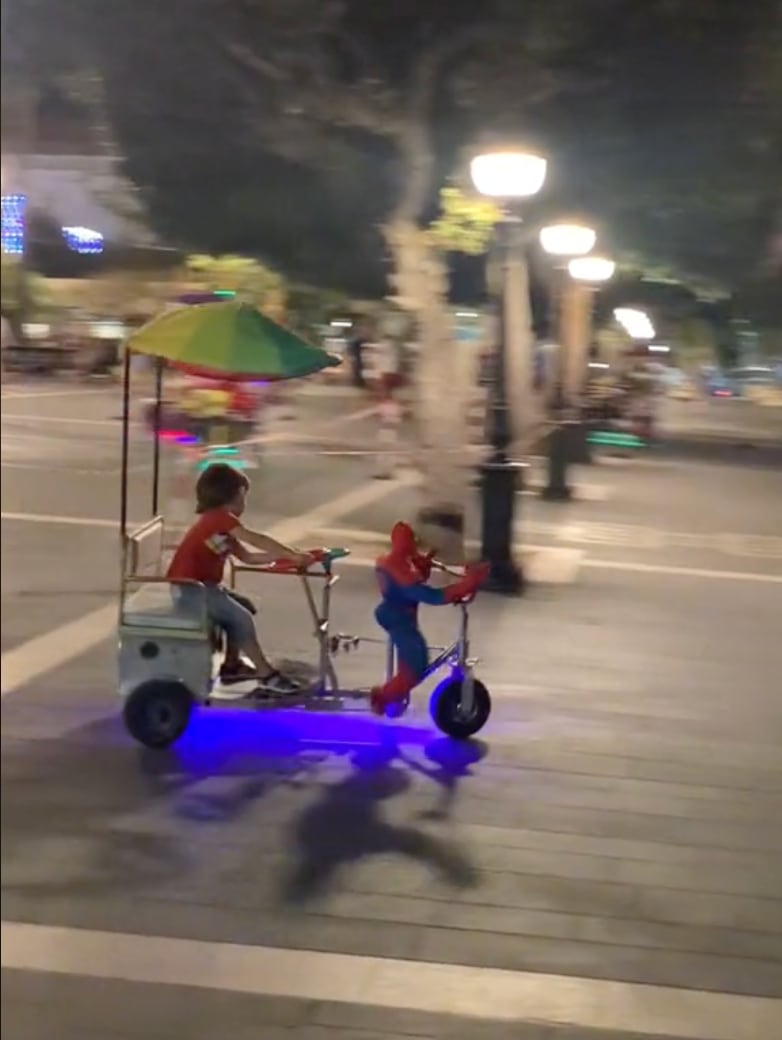 Niño en Italia, como en Latinoamérica