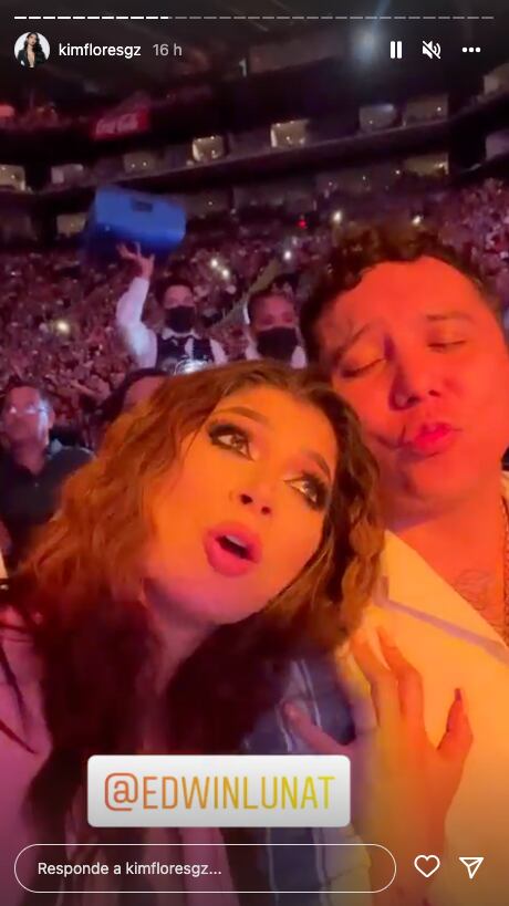 Kimberly Flores y Edwin Luna en el concierto de Ricardo Montaner