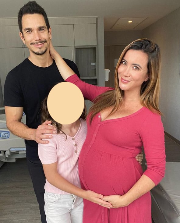Mariazel junto a Adrián Marcelo e hija