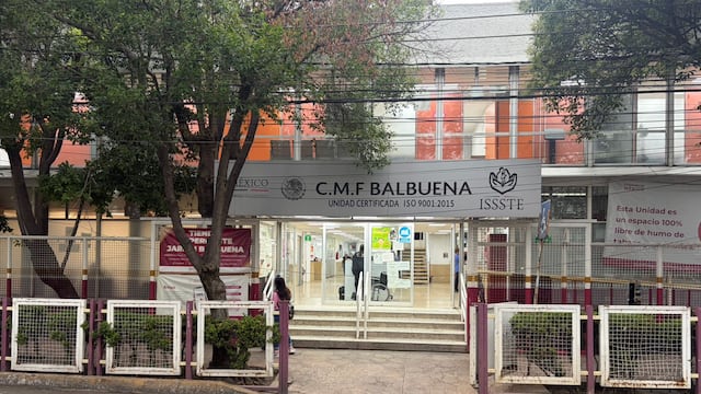 ISSSTE ayuda a pacientes a dejar de fumar con más de 100 Clínicas de Tabaquismo.