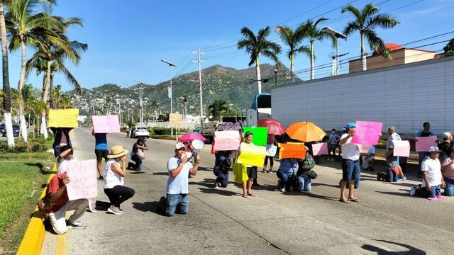 Manifestaciones en Acapulco tras paso de Otis