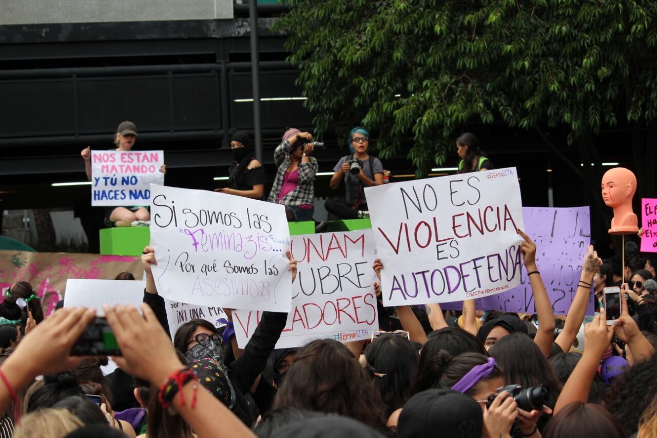 Protesta 16 de agosto #NoMeCuidanMeViolan.