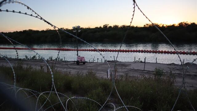 Alambre de púas en frontera entre Estados Unidos y México no debe ser cortado a menos...