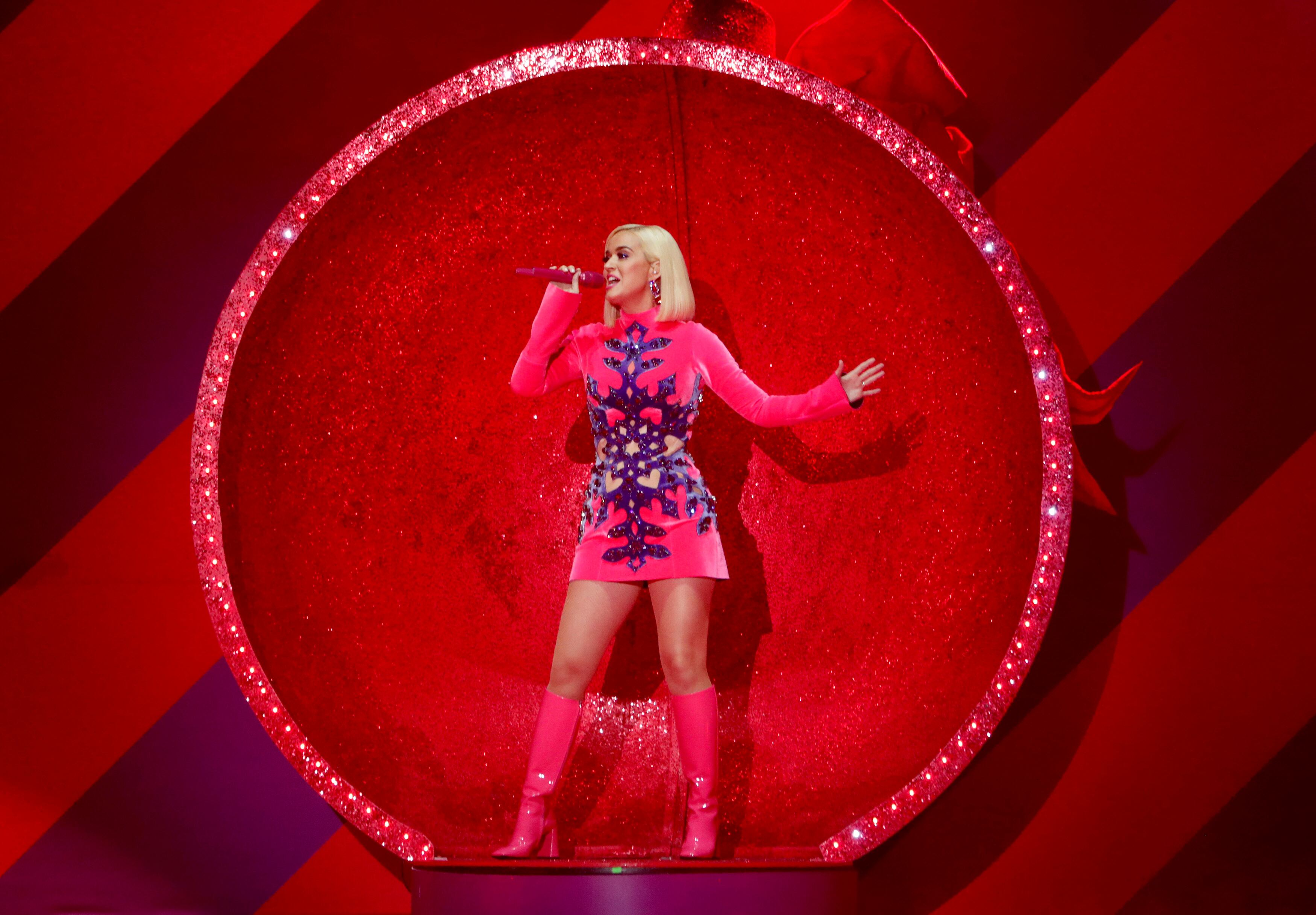 Katy Perry durante su presentación en el concierto de iHeartRadio' Jingle Ball 2019' REUTERS/Mario Anzuoni