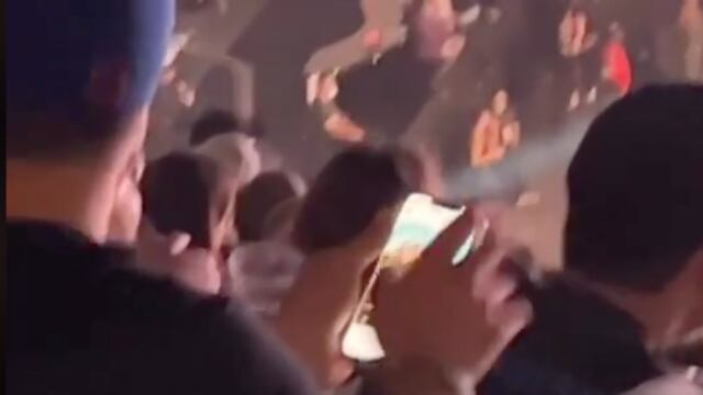 En Tinder, hace ‘swipe’ a todos los perfiles que le aparecen sin mirar las fotos