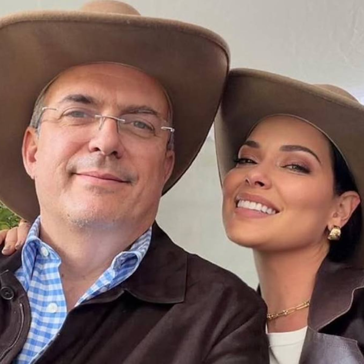 Marcelo Ebrard celebra 15 años de matrimonio con Rosalinda Bueso: así lo festejó