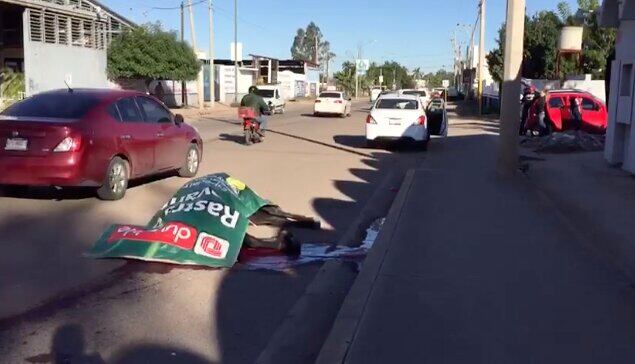 Auto degüella a caballo en Culiacán, Sinaloa.