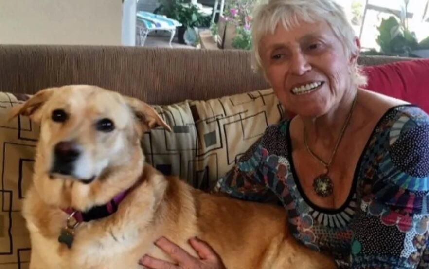 Suzan Marciano y su perrito