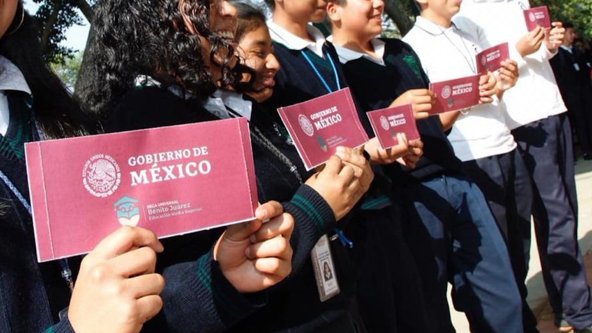 Beneficiarios de la Beca Benito Juárez. (referencial)