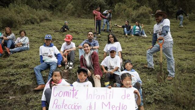 Michelle Núñez Ponce reforestó a Valle de Bravo
