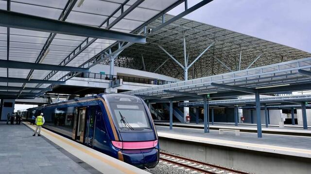 AMLO y Claudia Sheinbaum estrenan la estación P'atal del Tren Maya con todos los lujos, de Cancún a Chichén Itzá