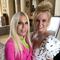 Britney Spears y Donatella Versace en ‘perras malas’ advierten que “no traman nada bueno” (VIDEO)