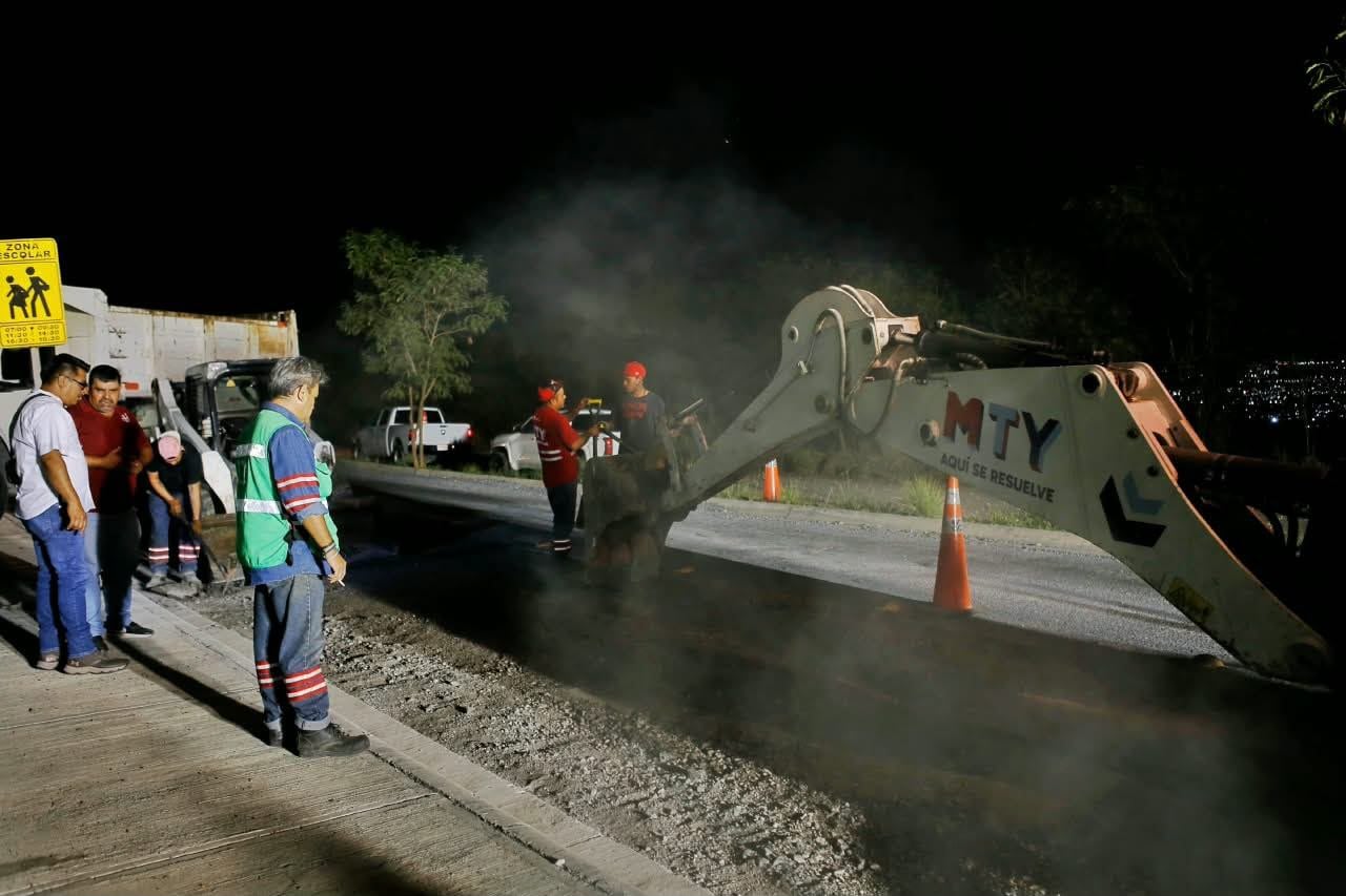 cuadrillas de Servicios Públicos realizan labores de bacheo