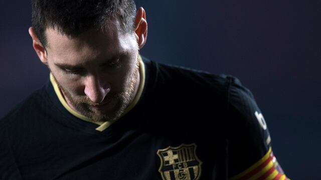Lionel Messi sale del FC Barcelona de forma oficial.