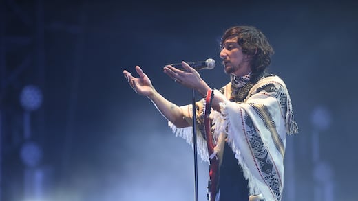 ¿Quién es León Larregui? El polémico vocalista de Zoé que también es solista