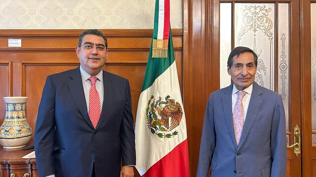 Sergio Salomón Céspedes y el titular Hacienda se reúnen.