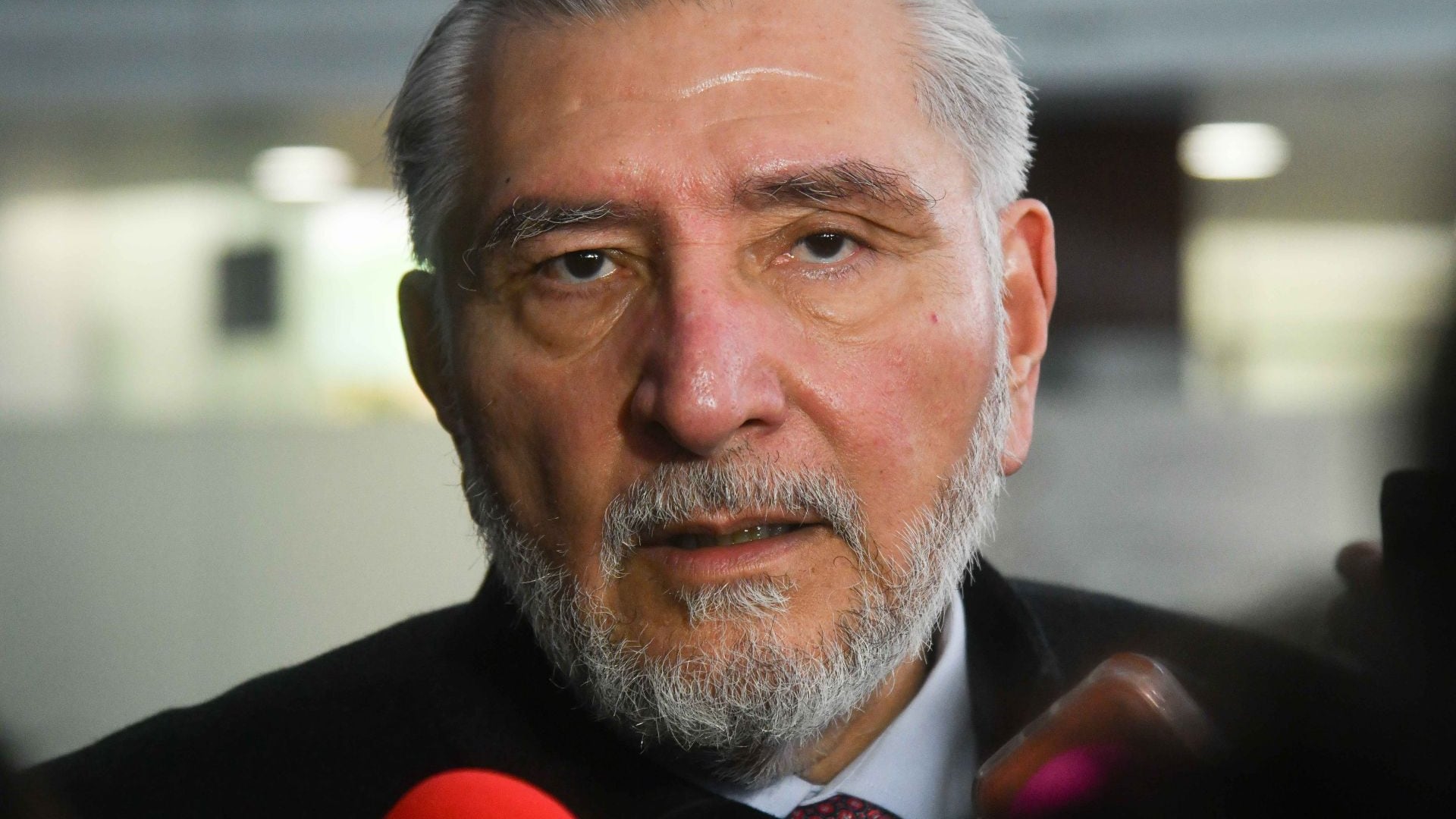 Revelan que Adán Augusto López maneja a discreción un presupuesto millonario en el Senado