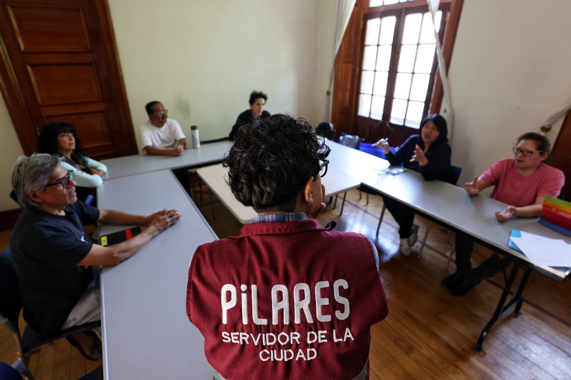 Personas de la tercera edad disfrutan de las actividades del Pilares Monterrey, el cual fue nombrado como "Juárez y el Liberalismo Mexicano", en el marco del Natalicio de Benito Juárez.