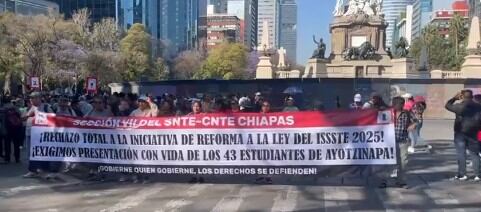 Marcha CNTE contra Ley del ISSSTE
