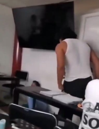 Video del alumno que golpeó a maestro de la Universidad Politécnica de Tulancingo